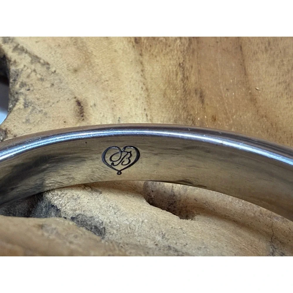 Brighton Silver Tone Hinged Bangle Bracelet Etched Scroll Teardrop‎ Design Heart